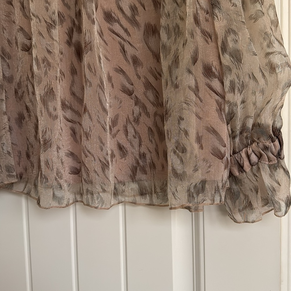 NWOT TCEC Mock Neck Elegant Women's Sheer Blouse - Pink Pattern Size S - Picture 3 of 15